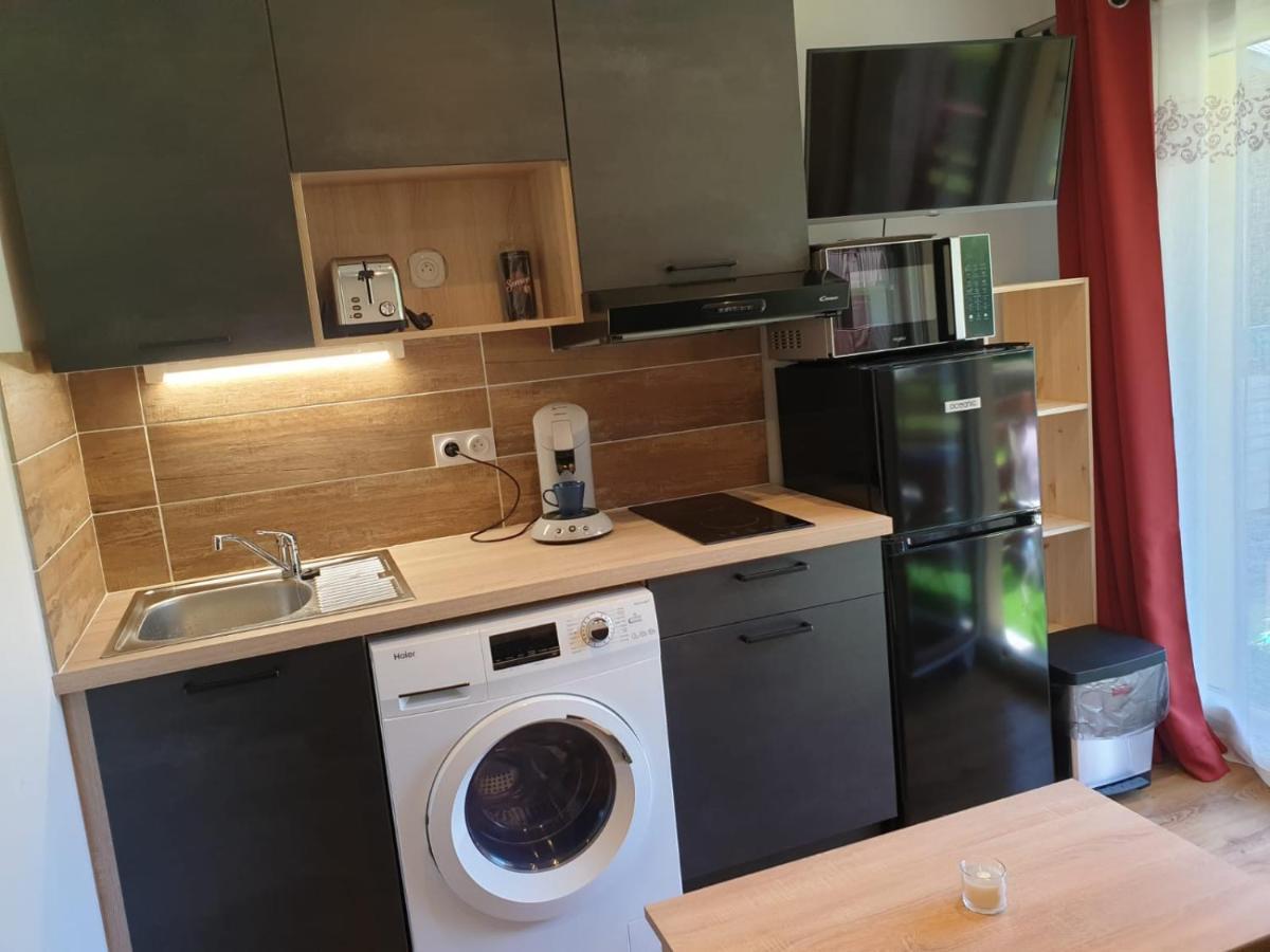 Le 211,ski et randonnée, lave linge ,parking Bernex Esterno foto