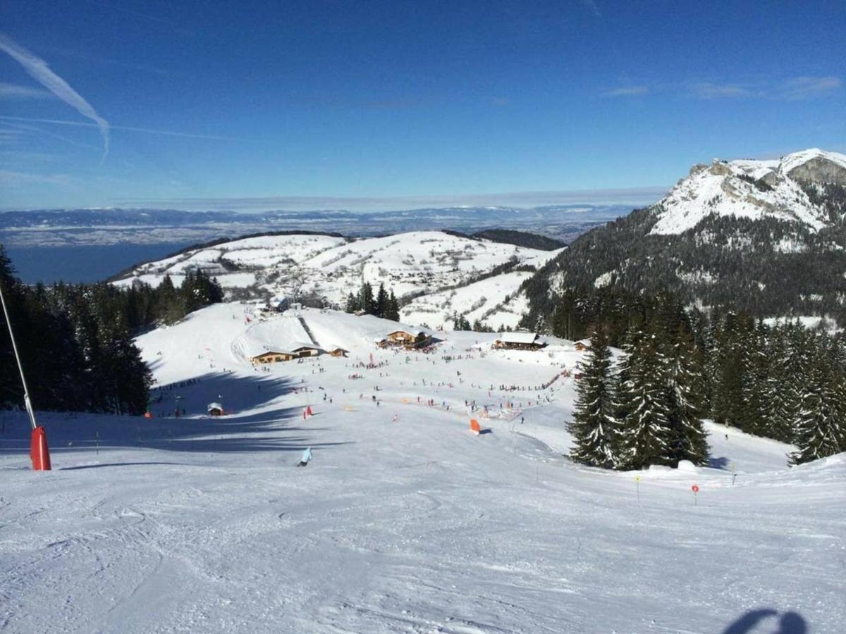 Le 211,ski et randonnée, lave linge ,parking Bernex Esterno foto