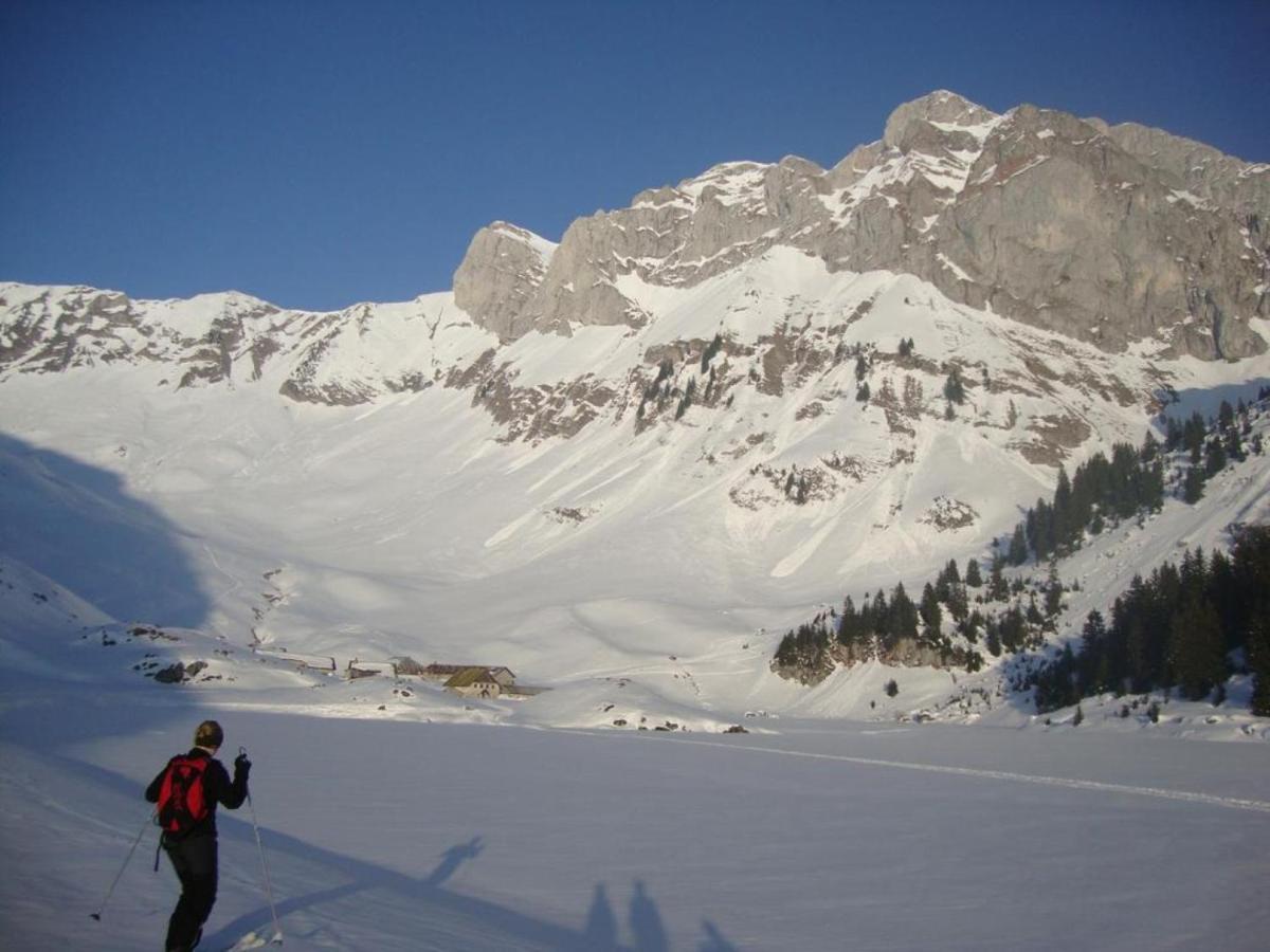 Le 211,ski et randonnée, lave linge ,parking Bernex Esterno foto
